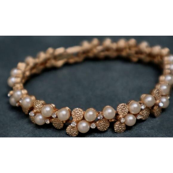 Vintage Trifari Pearl Rhinestone Textured Gold Bracelet - Picture 2 of 6